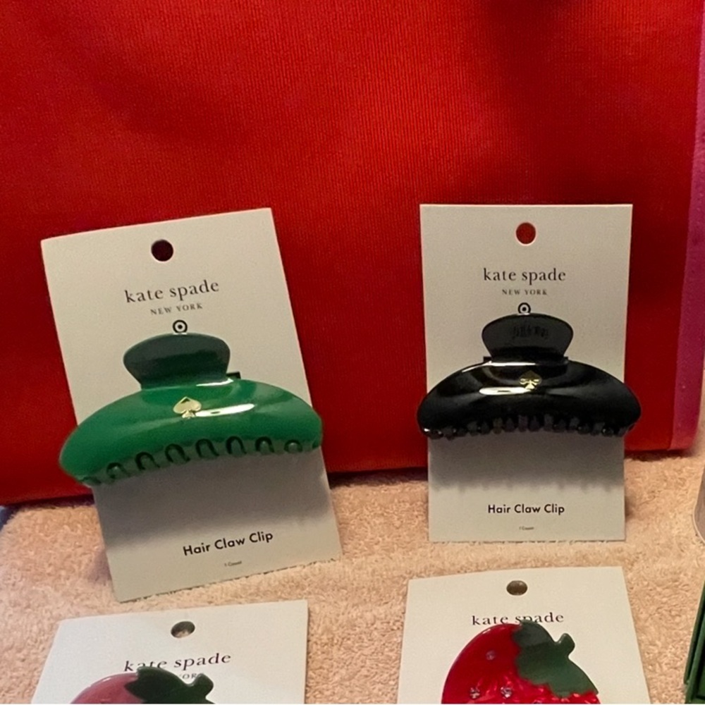 Kate spade : lot of 2 hair clips